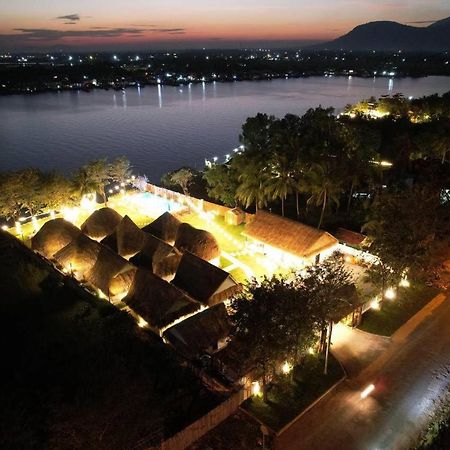 Sea Sand Resort Kampot Bagian luar foto