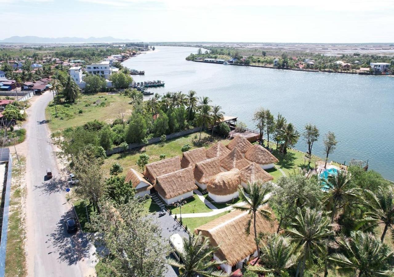 Sea Sand Resort Kampot Bagian luar foto
