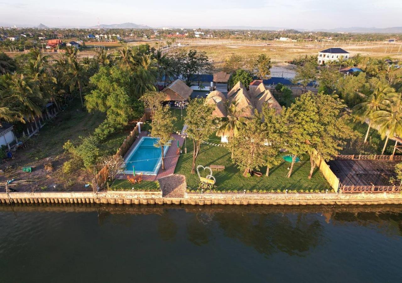 Sea Sand Resort Kampot Bagian luar foto