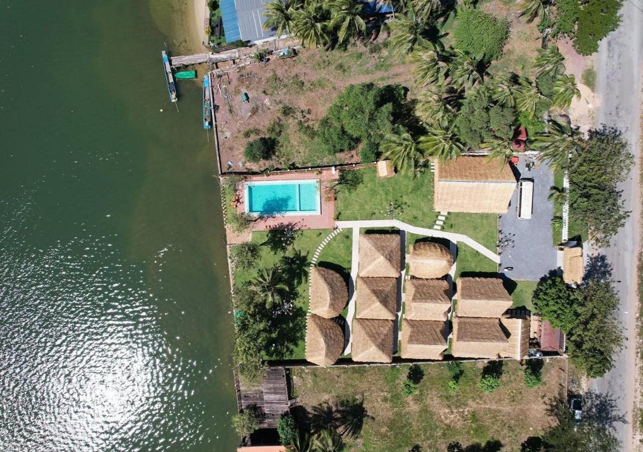 Sea Sand Resort Kampot Bagian luar foto